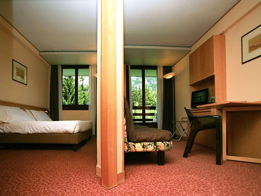 Hotel Les Jumeaux Courmayeur Szoba fotó