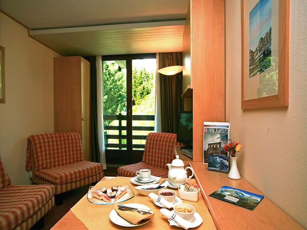 Hotel Les Jumeaux Courmayeur Szoba fotó