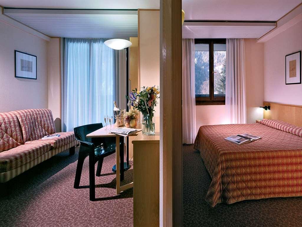 Hotel Les Jumeaux Courmayeur Szoba fotó