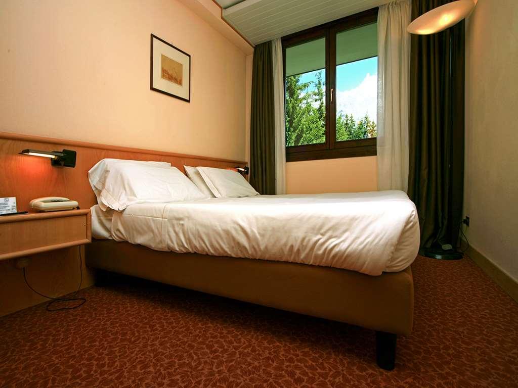 Hotel Les Jumeaux Courmayeur Szoba fotó