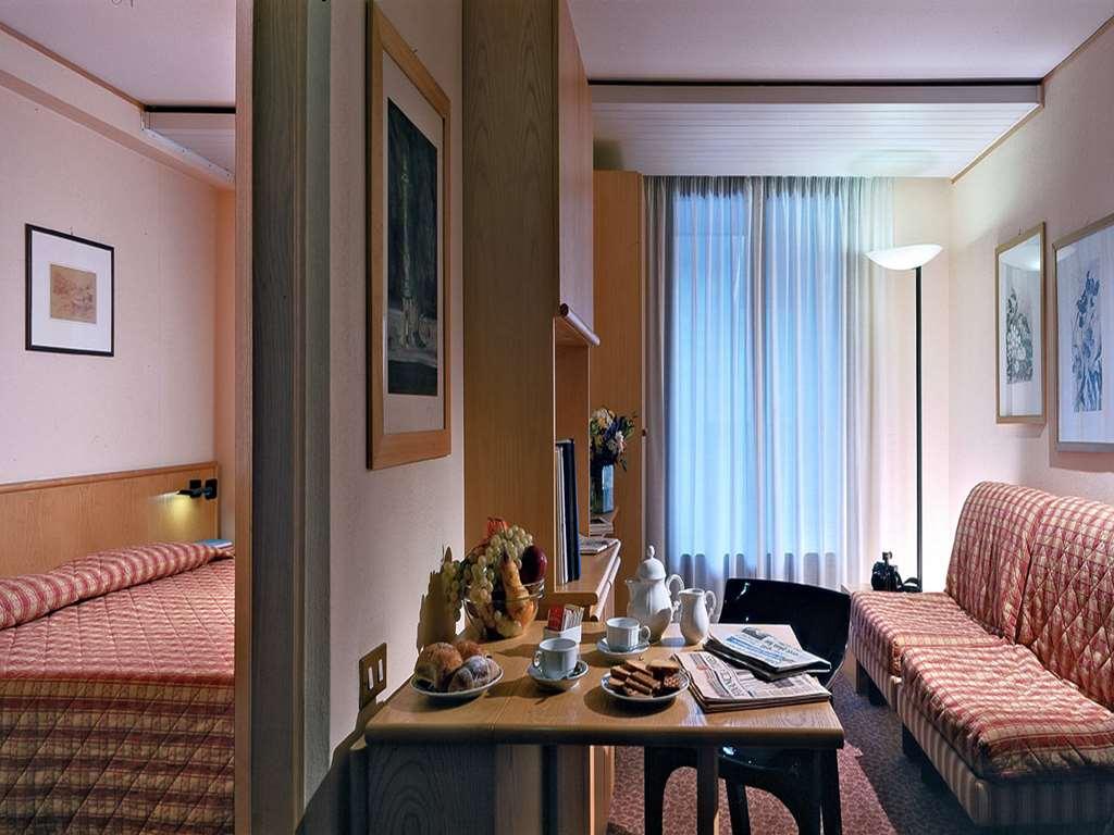 Hotel Les Jumeaux Courmayeur Szoba fotó