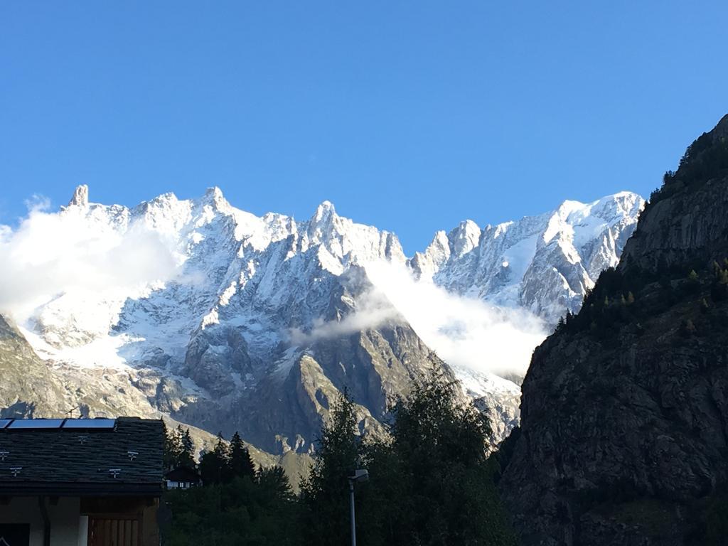 Hotel Les Jumeaux Courmayeur Kültér fotó