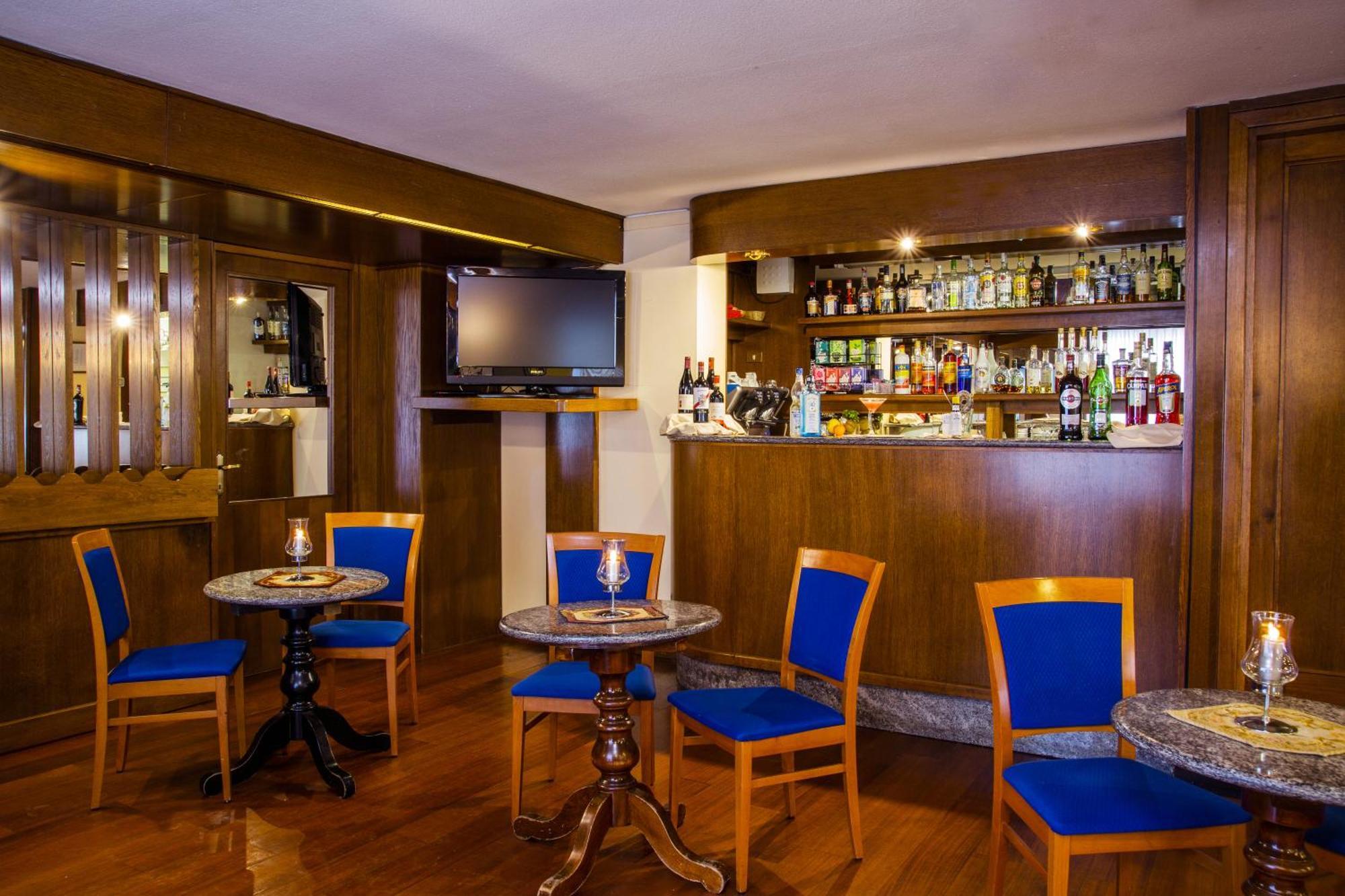 Hotel Les Jumeaux Courmayeur Kültér fotó