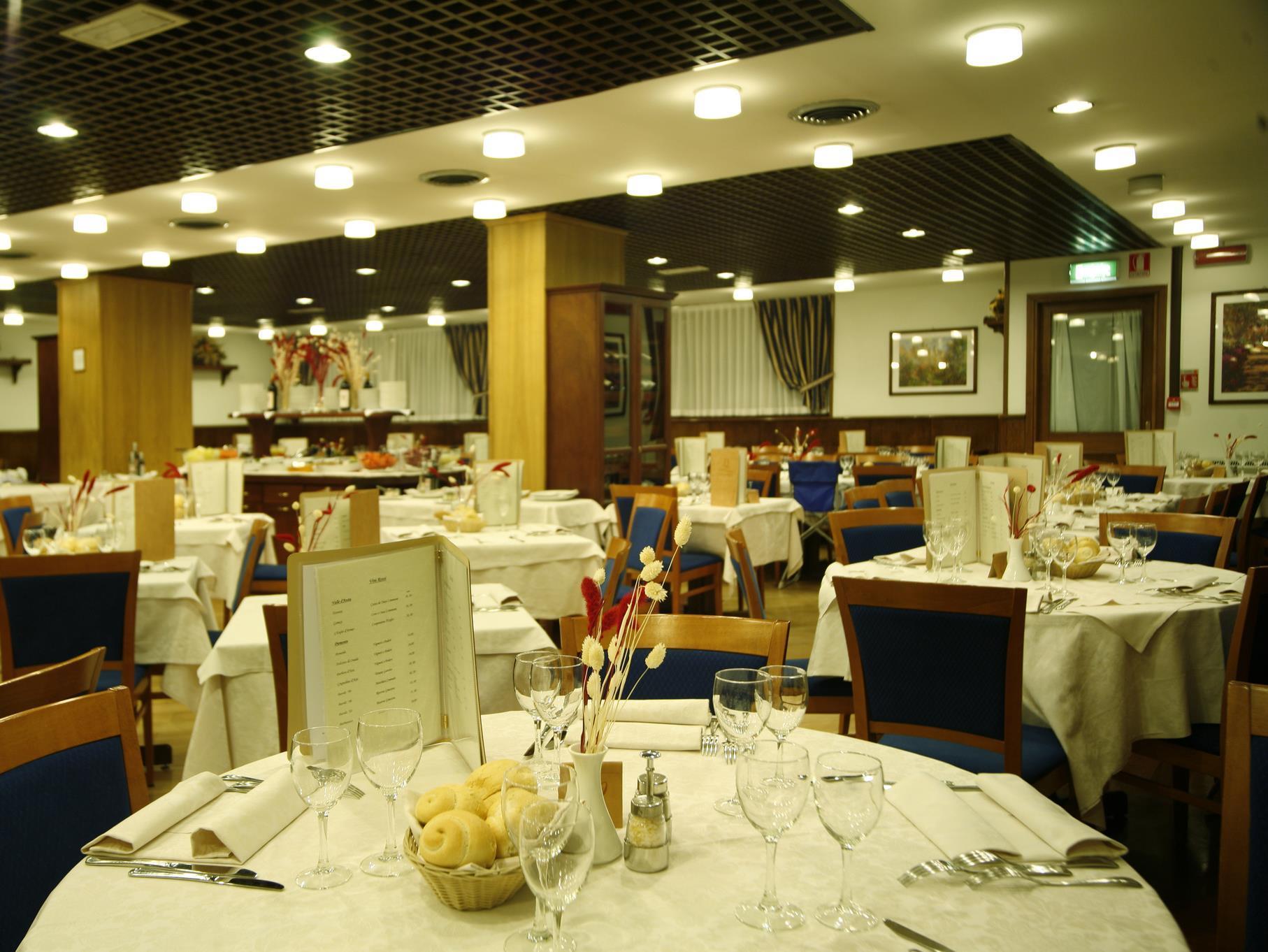 Hotel Les Jumeaux Courmayeur Kültér fotó