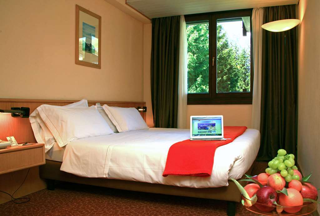 Hotel Les Jumeaux Courmayeur Szoba fotó